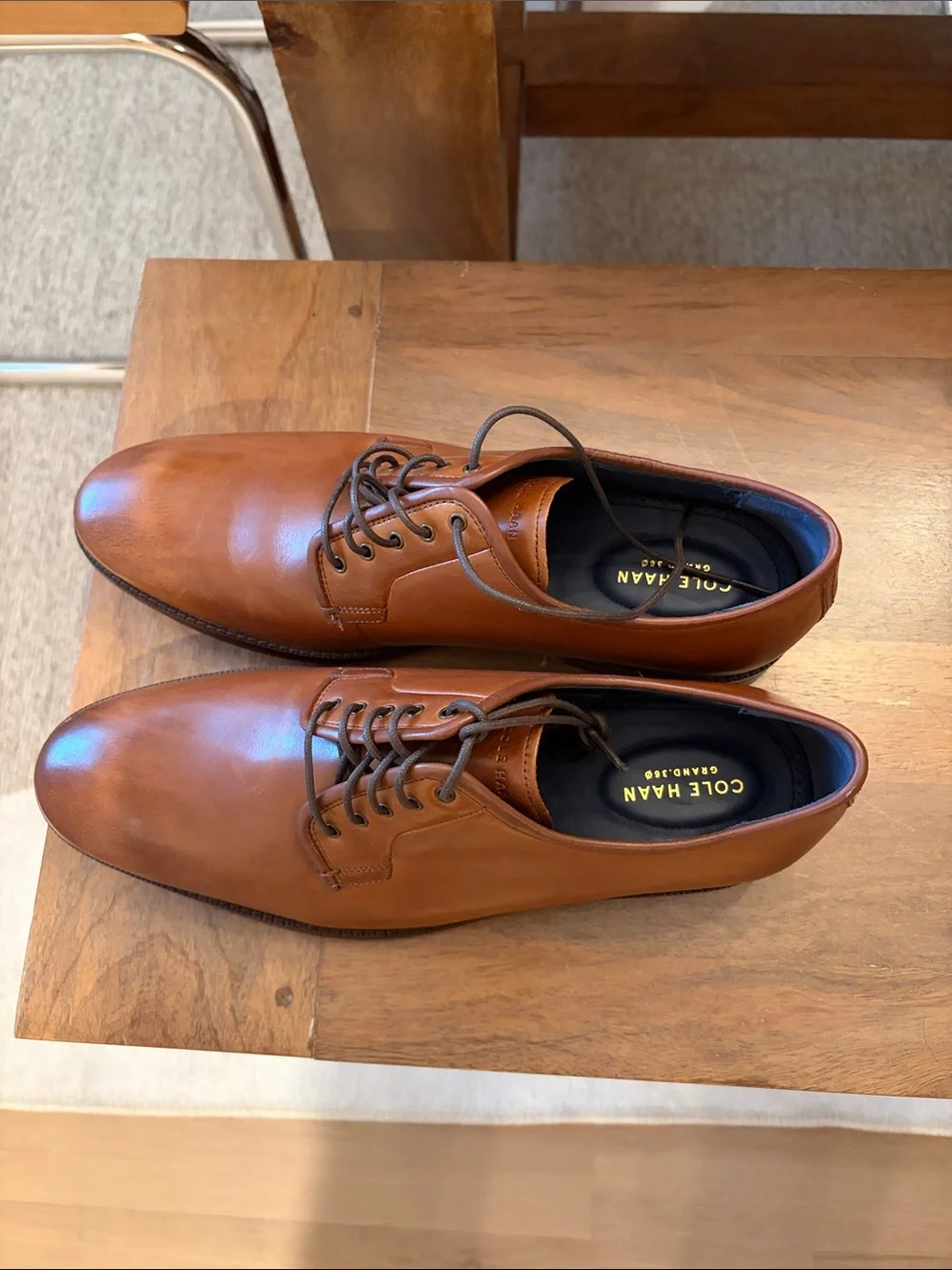 Classic Men's Leather Derby Shoes in Tan